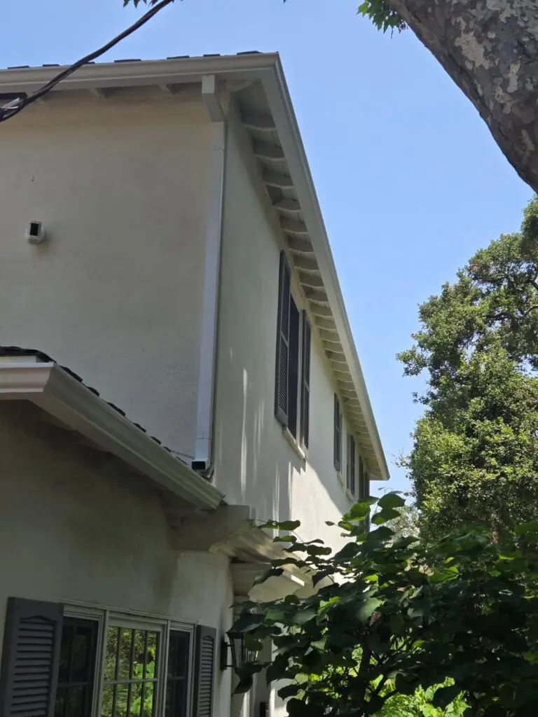Custom rain gutters installed in Thousand Oaks, CA