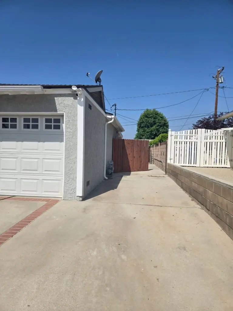Professional gutter installation project in Canoga Park, CA