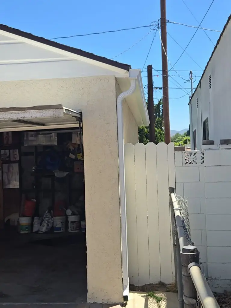Seamless gutter system installed in Hawthorne, CA