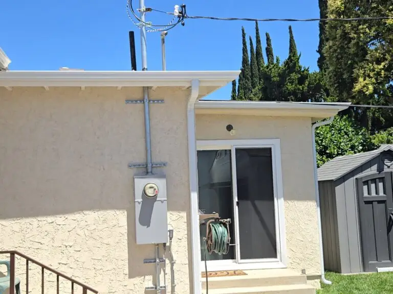 Rain gutter replacement project in Hawthorne, CA