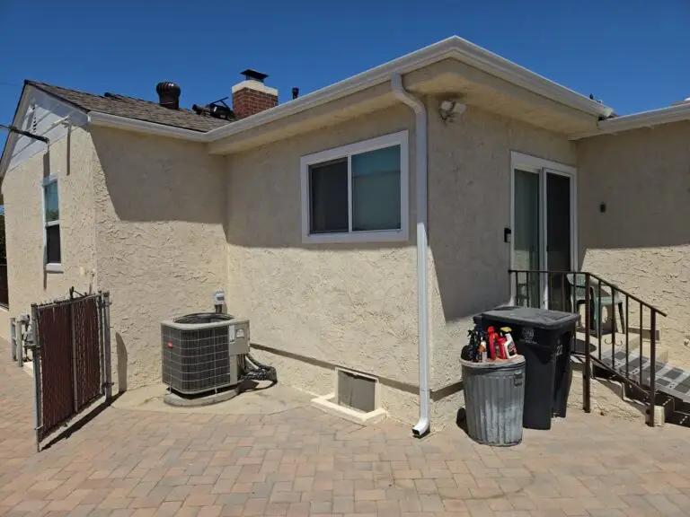 Seamless rain gutter installation in Hawthorne, CA