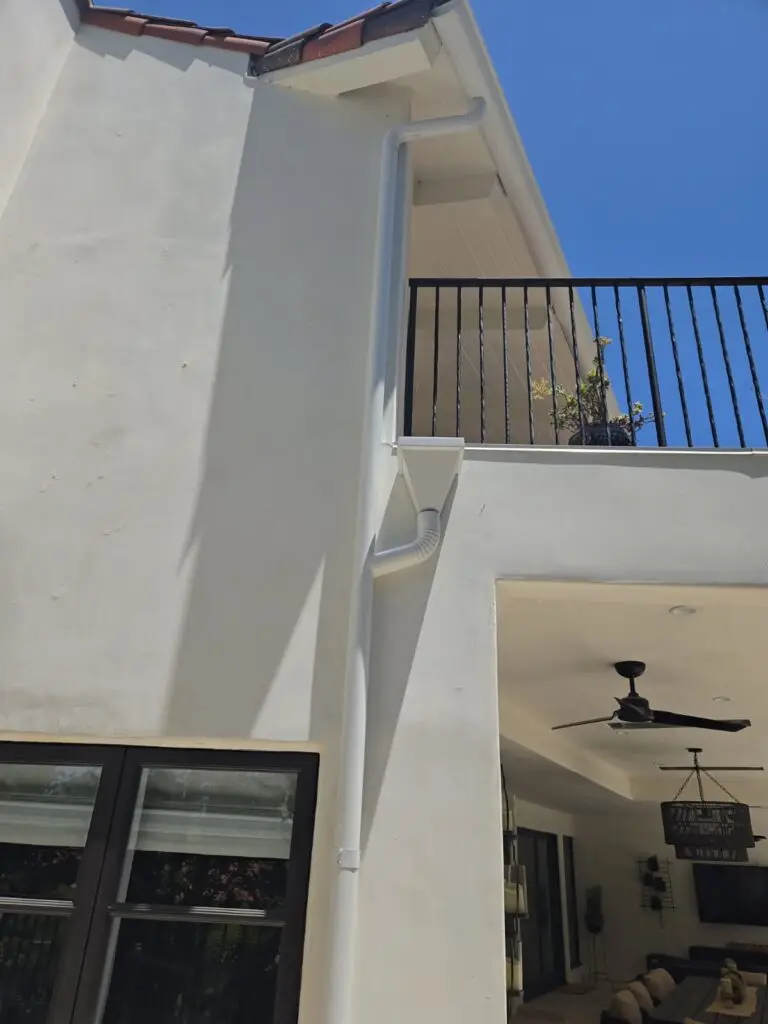 Rain gutter replacement project in Hawthorne, CA