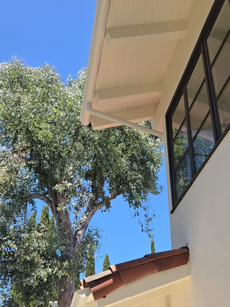 Professional gutter installation project in Hawthorne, CA