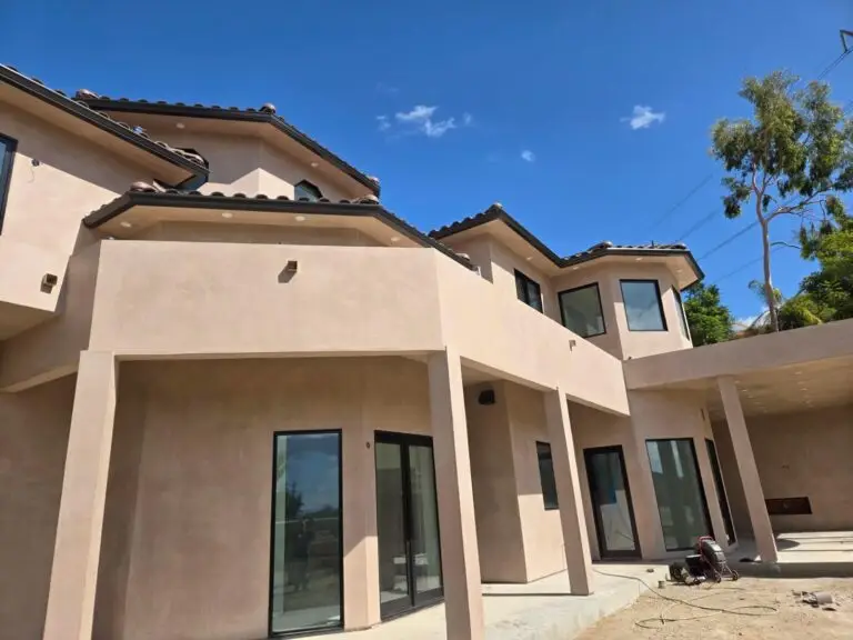 Rain Gutters Lynwood 5 Seamless rain gutter installation in Lynwood, CA