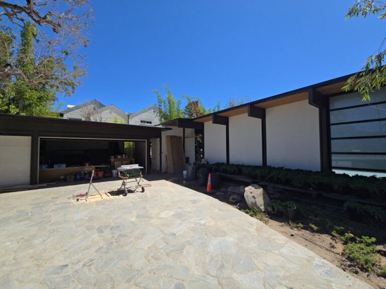 Rain gutter replacement project in Pasific Palisades, CA