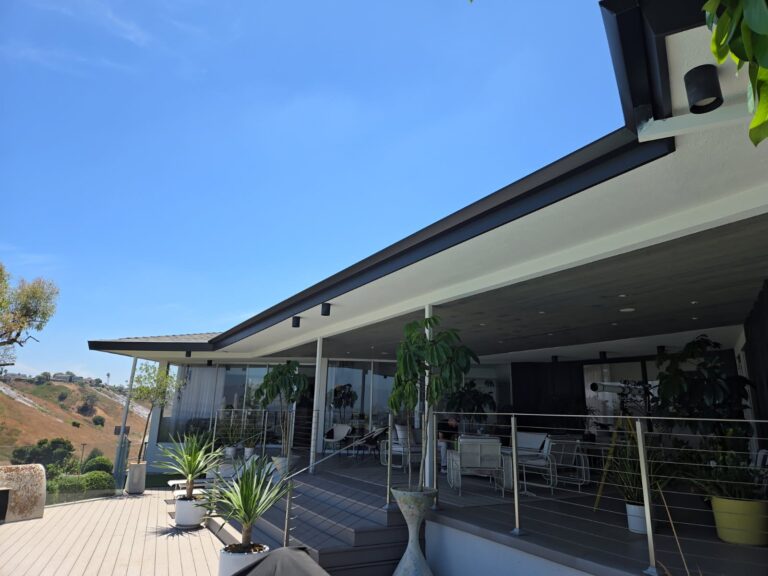 Seamless rain gutter installation in Pasific Palisades, CA