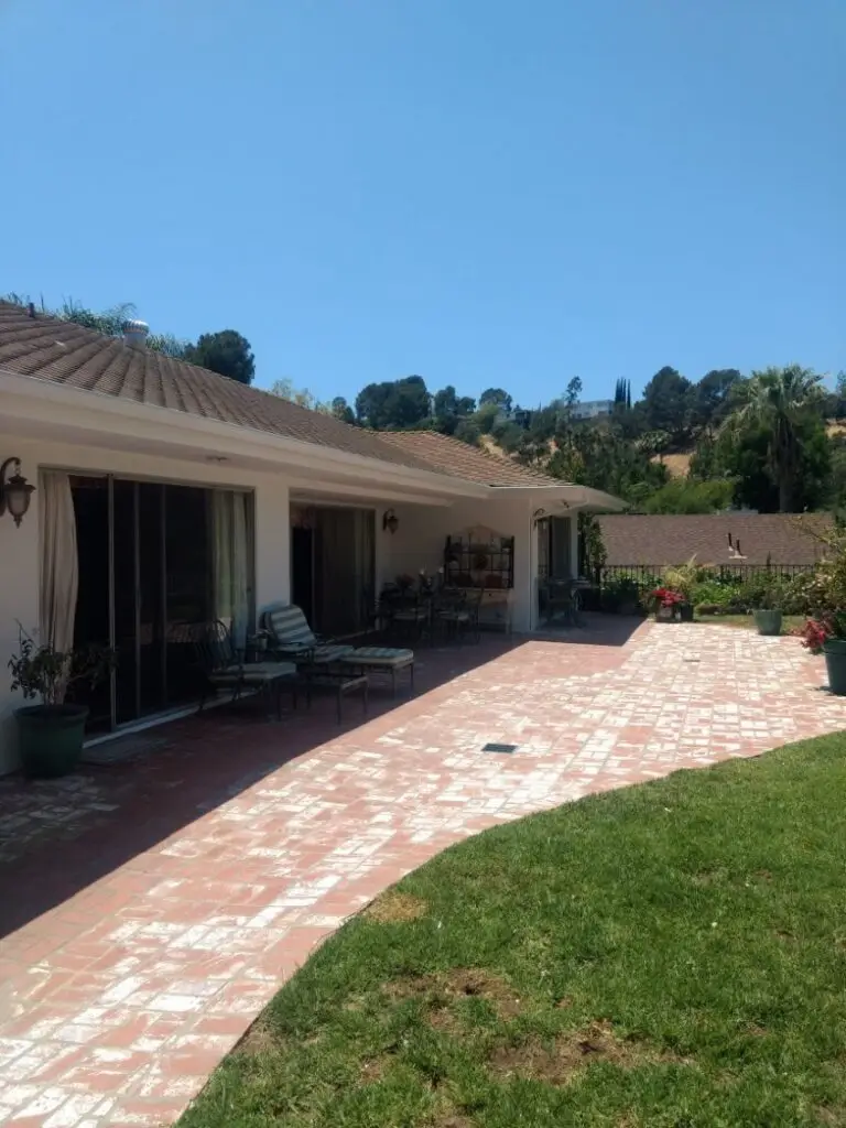 Rain Gutters Simi Valley 17 Seamless rain gutter installation in Simi Valley, CA