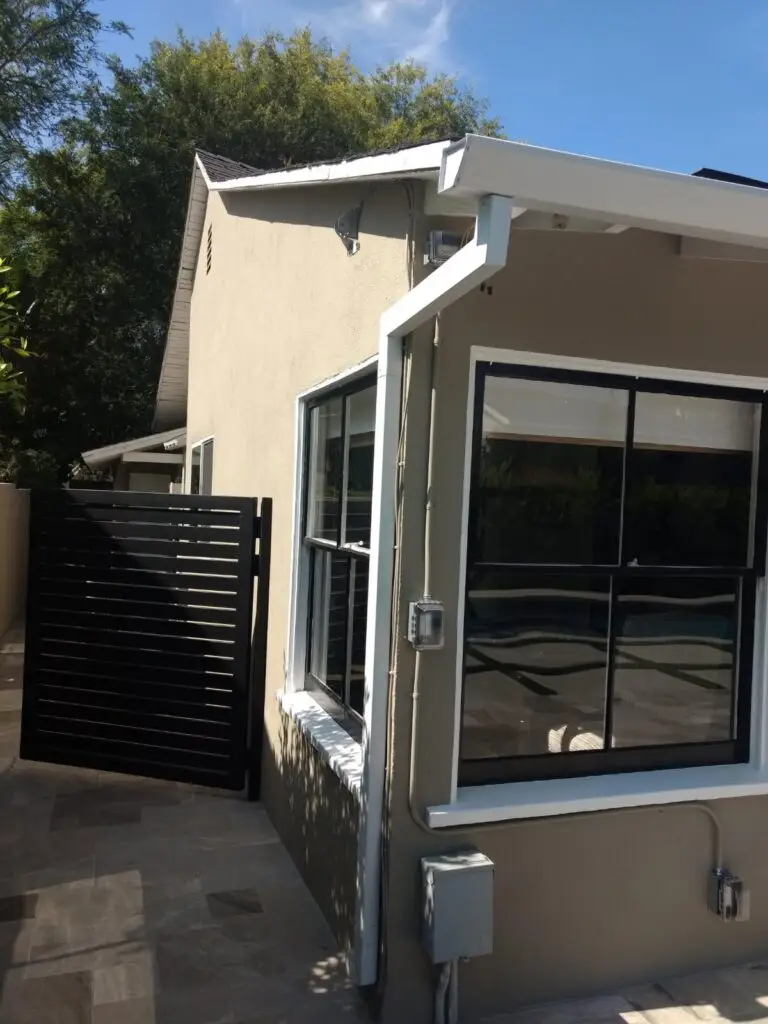 Rain Gutters Sun Valley 8 Seamless rain gutter installation in Sun Valley, CA