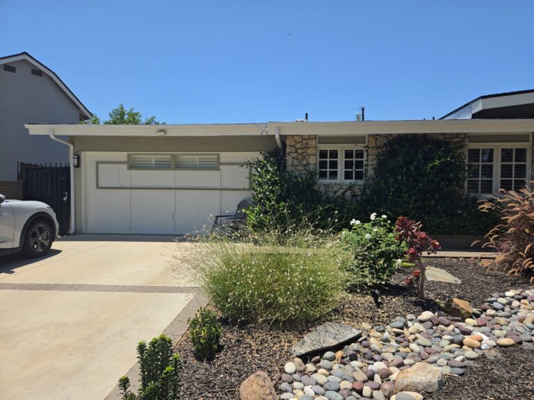 Rain Gutters Camarillo 7 Seamless rain gutters installed in Camarillo, CA by RainAway (photo 15)